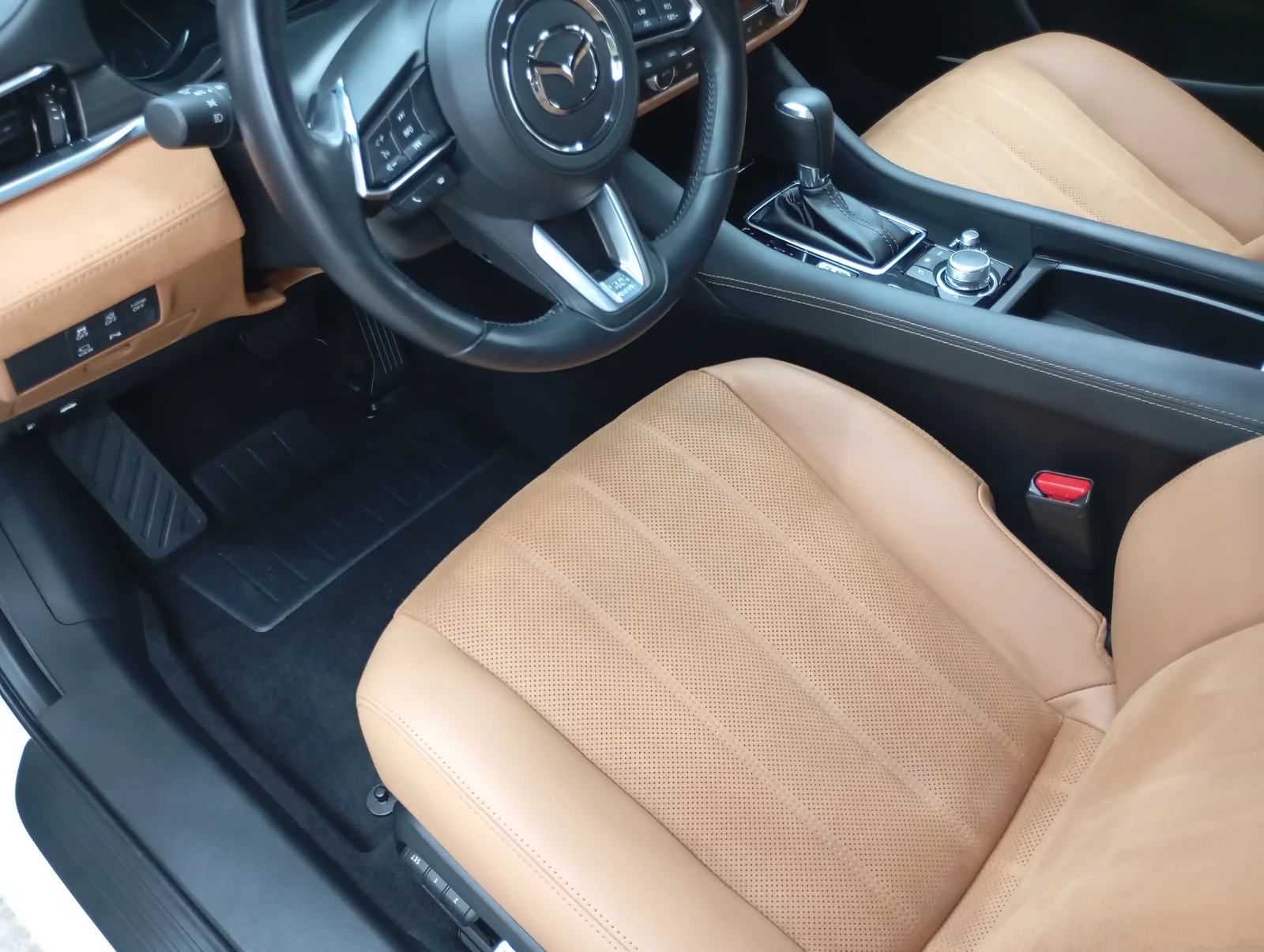 Mazda – čištění a ochrana koženého interiéru po realizaci